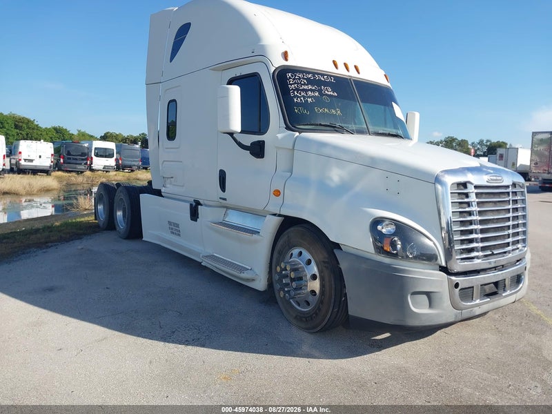 2010 Freightliner Cascadia 125   White vin: 1FUJGLDR9ALAN5729
