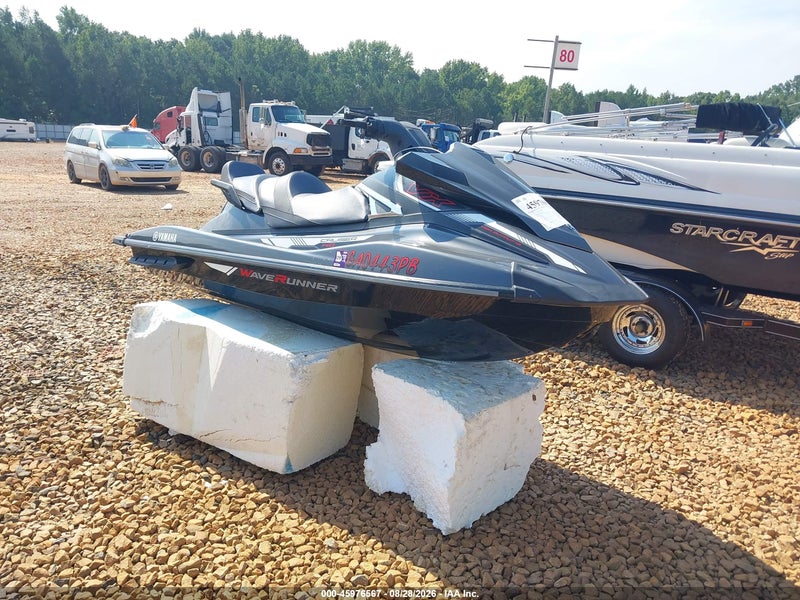 2017 Yamaha Personal Watercraft   Серый vin: USYAMA00851617   