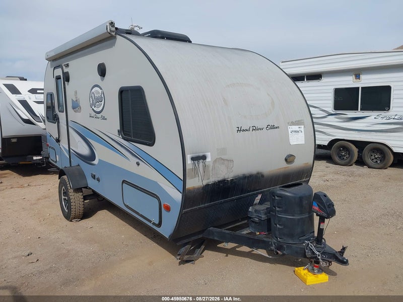 4X4TRPU16J2015942