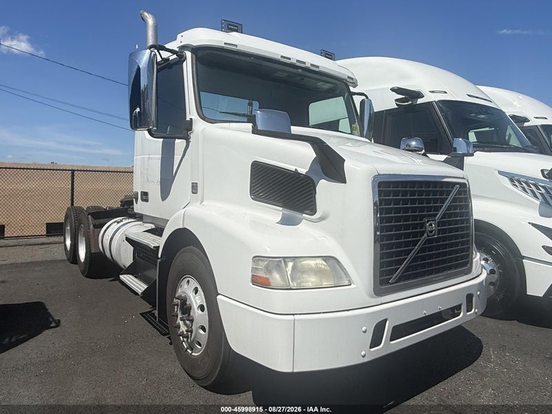 2015 Volvo Vnm64t   vin: 4V4MC9DG8FN191865