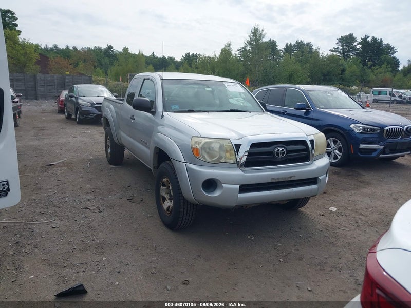 2008 Toyota Tacoma   vin: 5TEUX42NX8Z533465