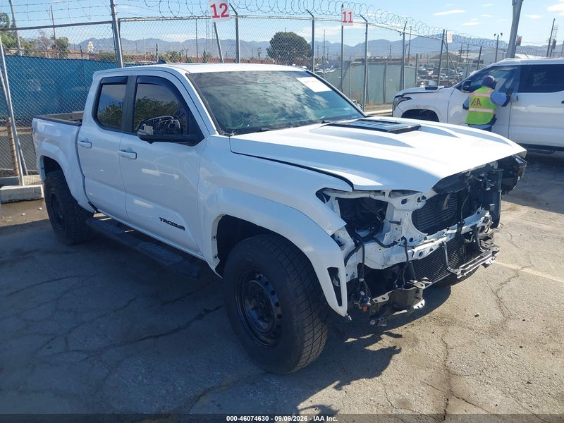 2024 Toyota Tacoma Trd Sport 4wd White vin: 3TMLB5JN0RM057503