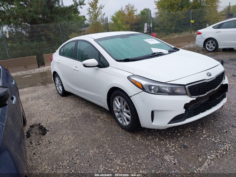 2017 Kia Forte S Белый vin: 3KPFL4A76HE102233