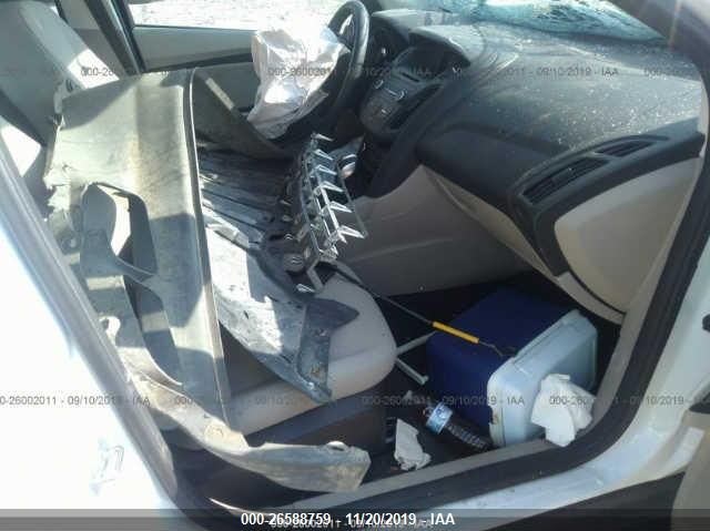 2015 FORD FOCUS SE 1FADP3K26FL21628