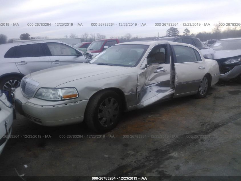 2003 Lincoln Town Car Cartier For Auction Iaa