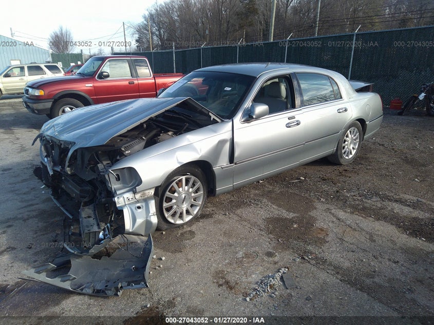 1LNHM81V86Y614753 LINCOLN TOWN CAR 2006 Photo 2