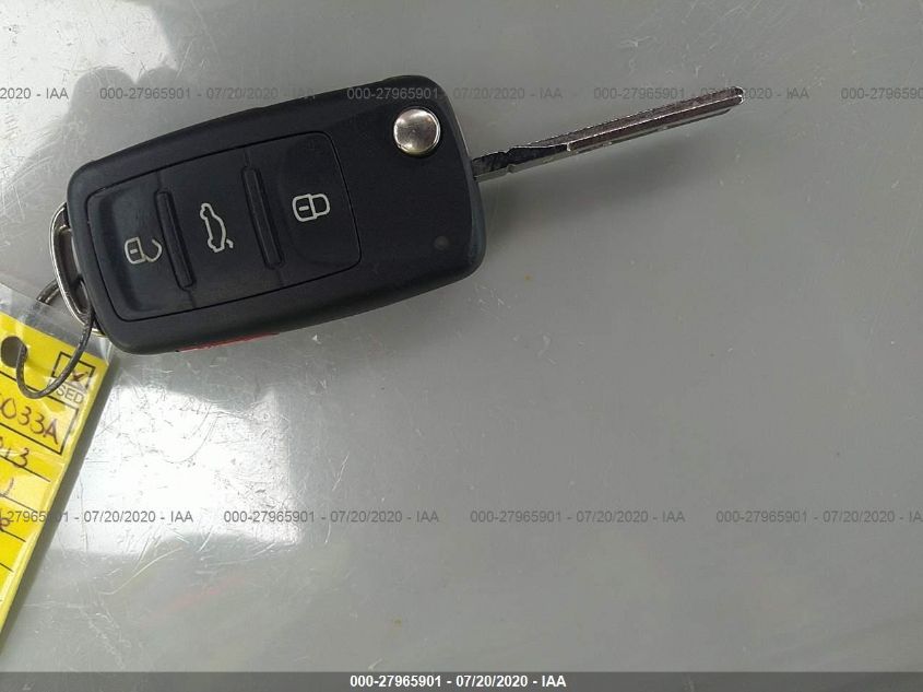 2013 VOLKSWAGEN BEETLE 2.0T 3VW7T7AT1DM831966