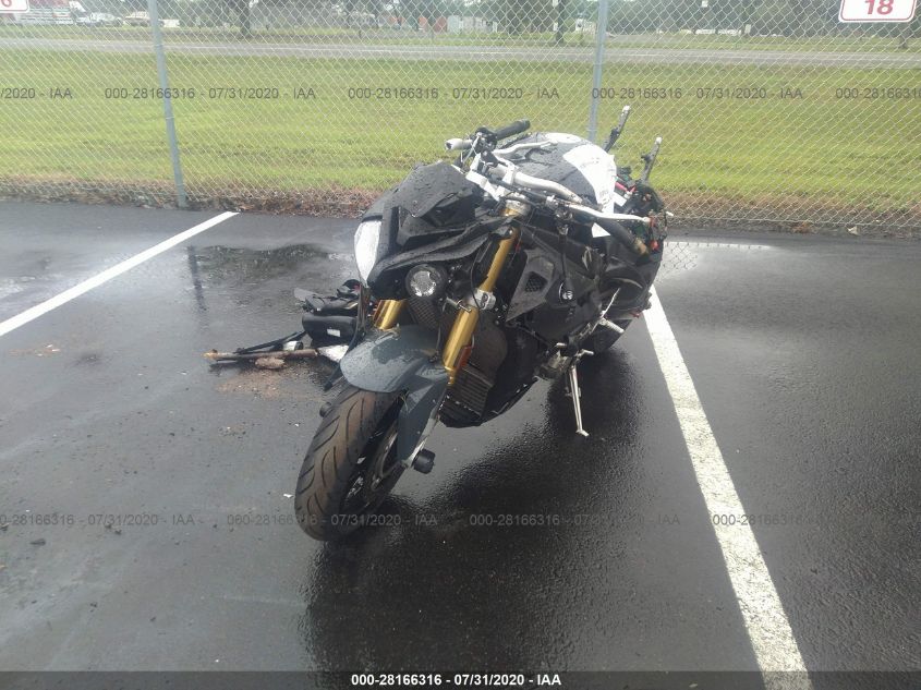 2017 BMW S 1000 R WB10D6208HZ762064