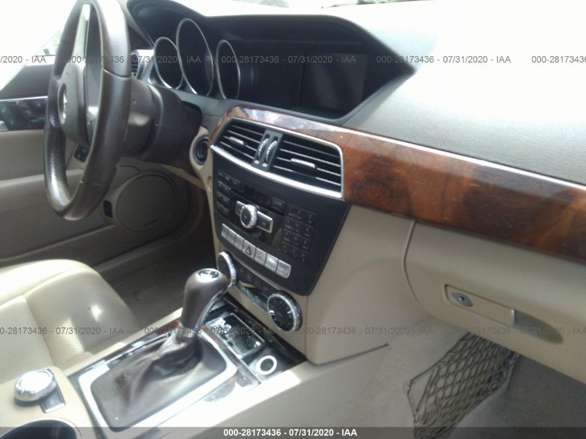 2014 MERCEDES-BENZ C-CLASS C 300 LUXURY WDDGF8AB0EG240844