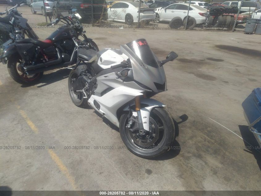 2018 YAMAHA YZFR6 C JYARJ28Y8JA001463