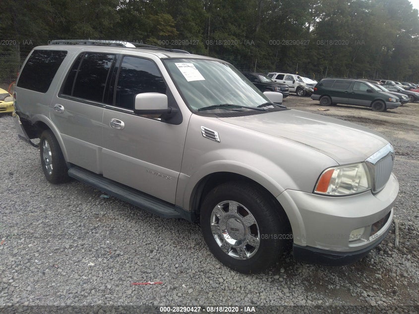 LINCOLN NAVIGATOR 2005 5LMFU28585LJ04244 Photo 1