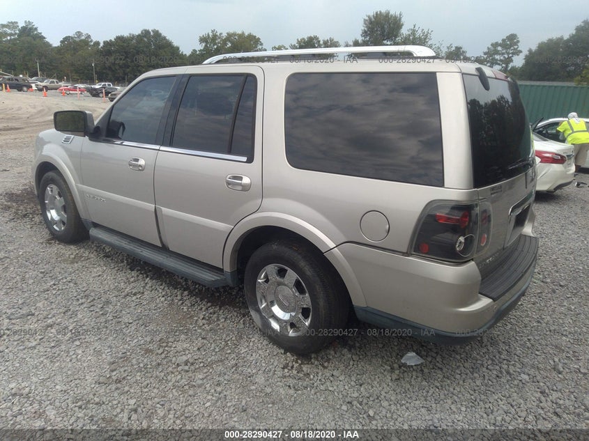 LINCOLN NAVIGATOR 2005 5LMFU28585LJ04244 Photo 3