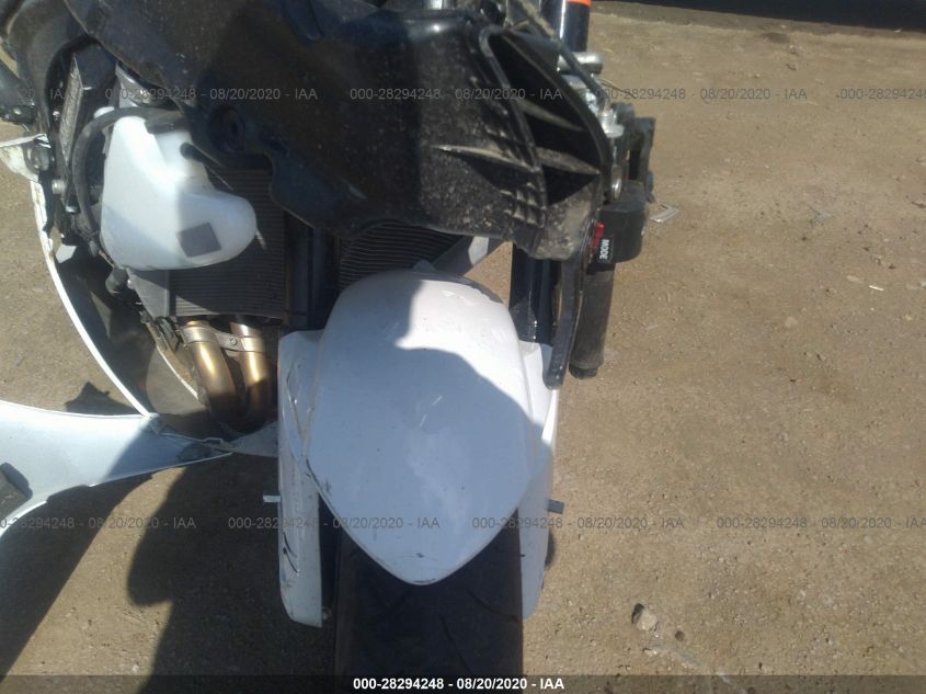2019 SUZUKI GSX-R600 + JS1GN7FA4K7100177