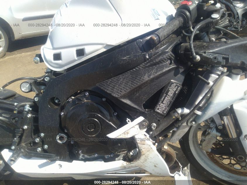 2019 SUZUKI GSX-R600 + JS1GN7FA4K7100177