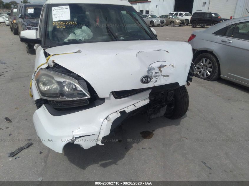 2013 KIA SOUL + KNDJT2A69D7508863