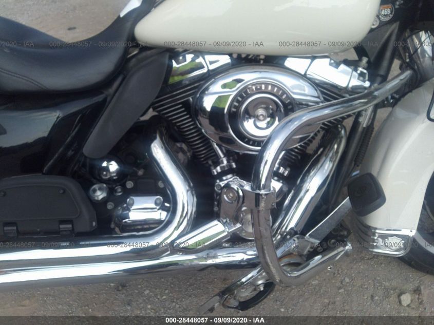 2009 HARLEY-DAVIDSON FLHP - 1HD1FHM109Y607940
