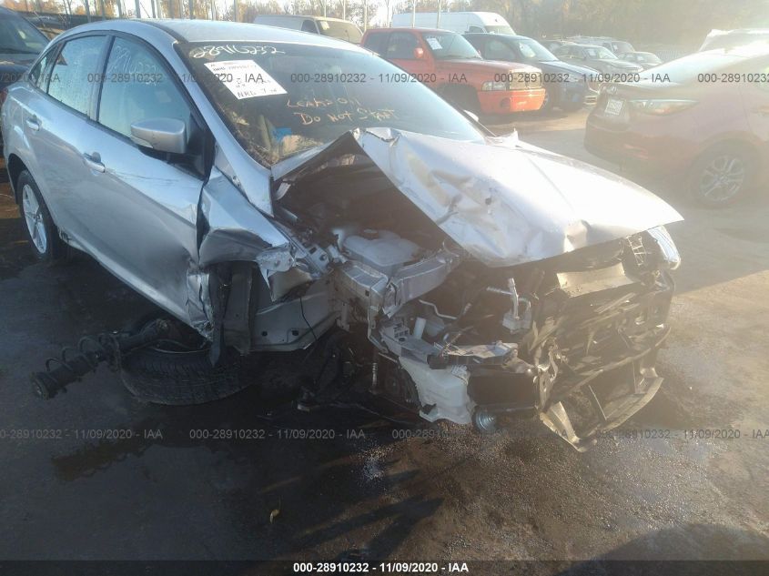 2015 FORD FOCUS SE 1FADP3F24FL203008