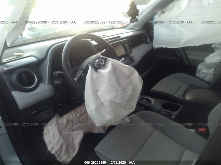 2017 TOYOTA RAV4 XLE 2T3RFREV5HW695792