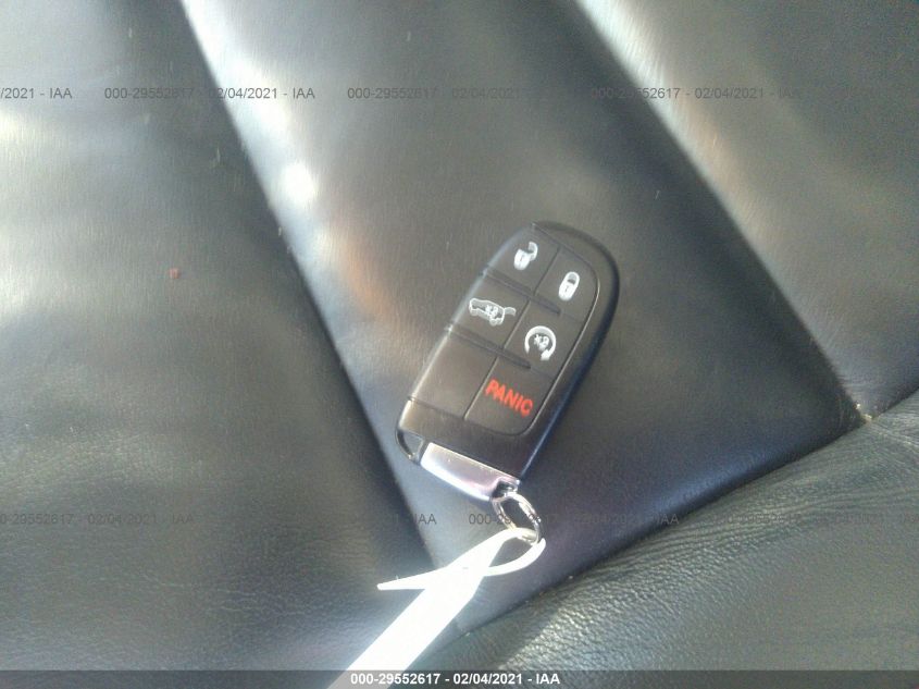 Фото: 1C4RDJDG3JC161239 - 11