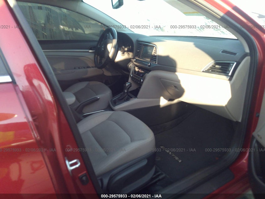 2017 HYUNDAI ELANTRA VIN: 5NPD84LF7HH063760