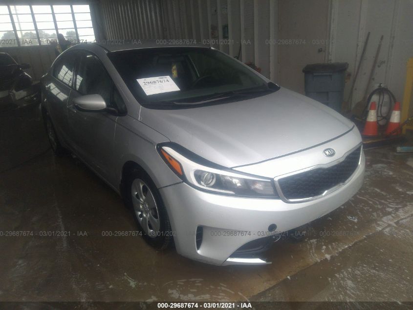 3KPFK4A79HE124245 KIA FORTE Photo 1