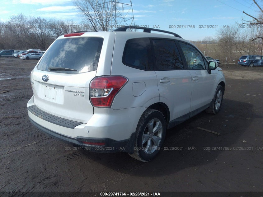 SUBARU FORESTER 2014 JF2SJAEC4EH419655 Photo 4