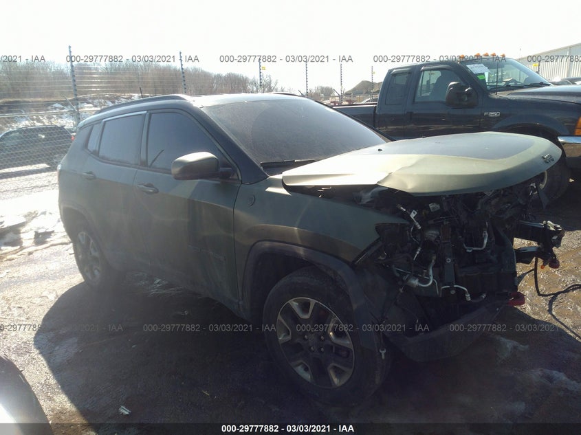 3C4NJDDB0JT348259 JEEP COMPASS Photo 1