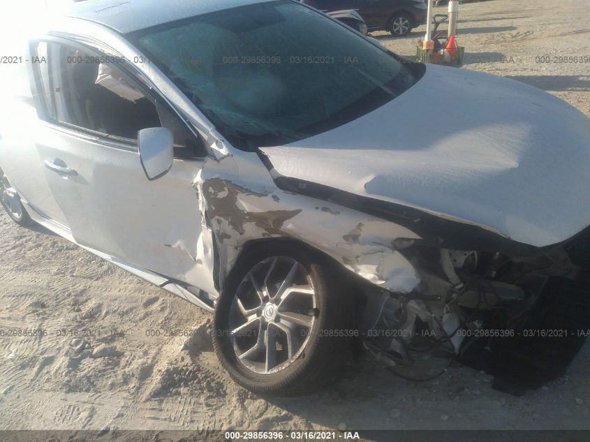 2014 NISSAN SENTRA SR 3N1AB7AP0EL646641