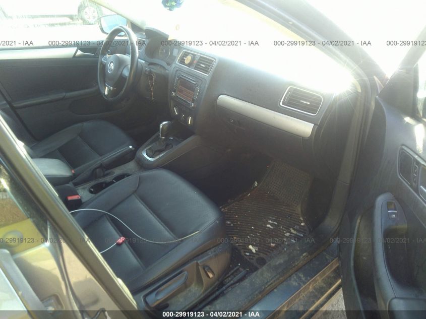 2014 VOLKSWAGEN JETTA SEDAN SE 3VWD17AJ2EM372536