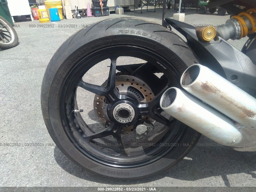 2018 DUCATI SUPERSPORT ZDMVABDS8JB005354