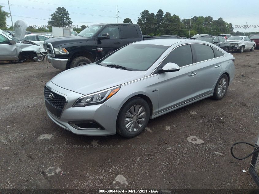 2017 HYUNDAI SONATA HYBRID SE KMHE24L14HA059596