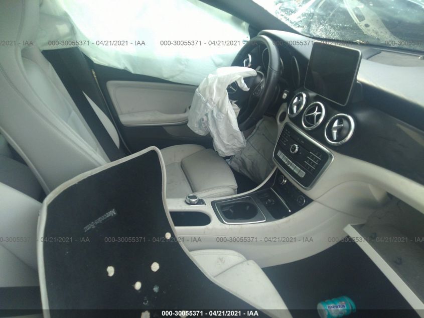 2019 MERCEDES-BENZ CLA CLA 250 WDDSJ4EB3KN743173