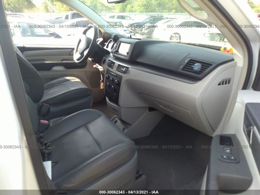 2014 VOLKSWAGEN ROUTAN SE W/RSE & NAVIGATION 2C4RVABG5ER134864