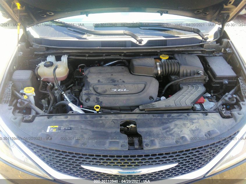 2C4RC1FG2JR279015 2018 CHRYSLER PACIFICA, photo no. 10