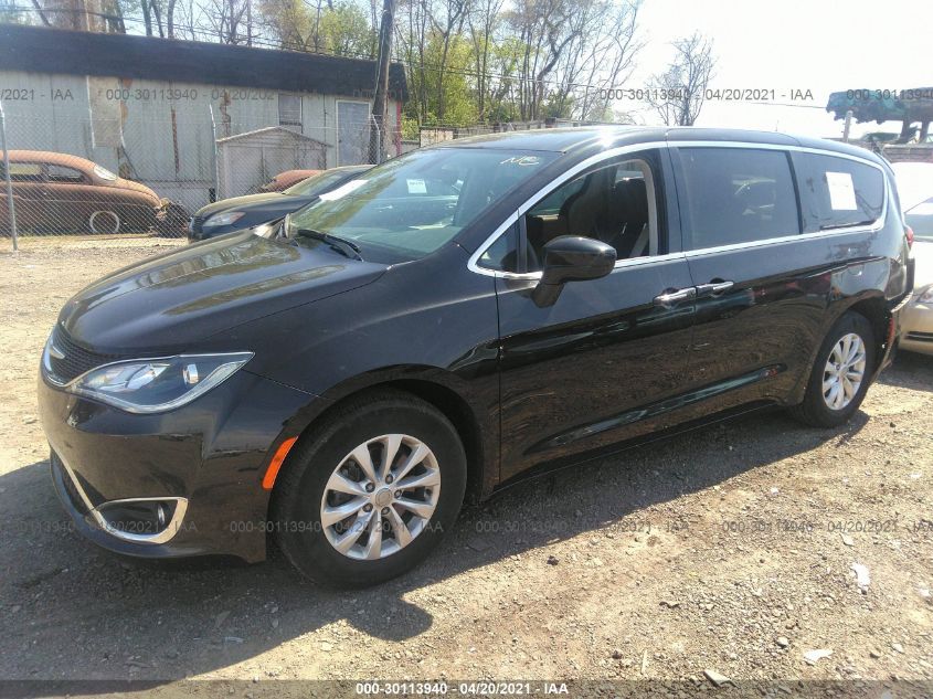 2C4RC1FG2JR279015 2018 CHRYSLER PACIFICA, photo no. 2