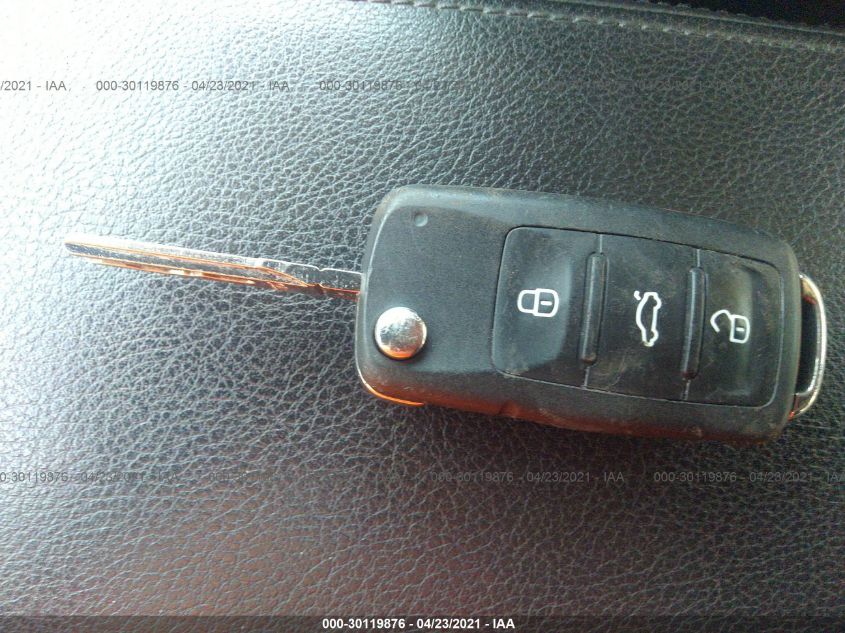 2014 VOLKSWAGEN PASSAT SE 1VWBT7A33EC053375