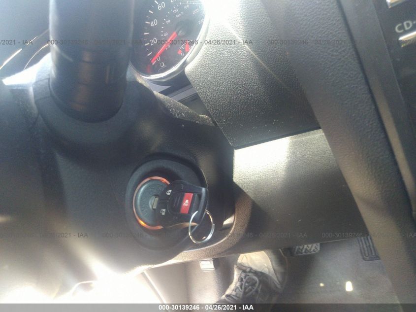 2013 NISSAN ROGUE S JN8AS5MV3DW141010