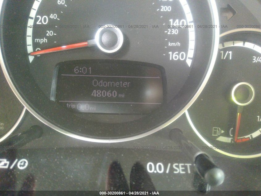 2014 VOLKSWAGEN BEETLE CONVERTIBLE 2.0L TDI W/SOUND/NAV 3VW5L7AT5EM821482