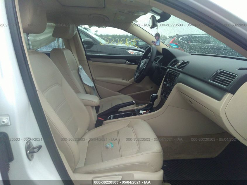 2014 VOLKSWAGEN PASSAT SE W/SUNROOF & NAV 1VWBT7A32EC048426
