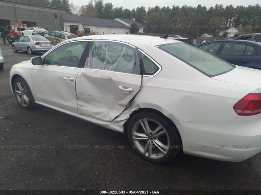 2014 VOLKSWAGEN PASSAT SE W/SUNROOF & NAV 1VWBT7A32EC048426