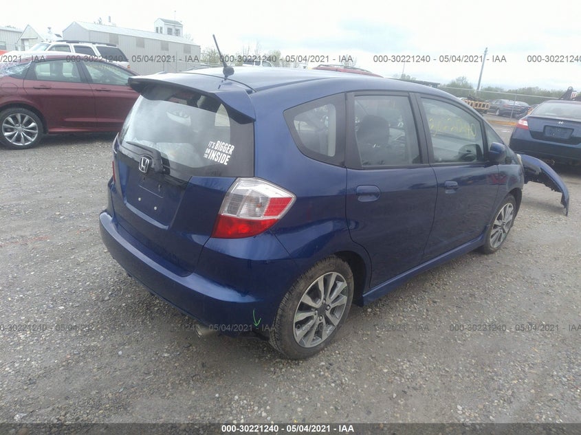 2013 HONDA FIT VIN: JHMGE8H5XDC068212