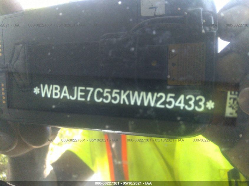 Фото: WBAJE7C55KWW25433 - 9