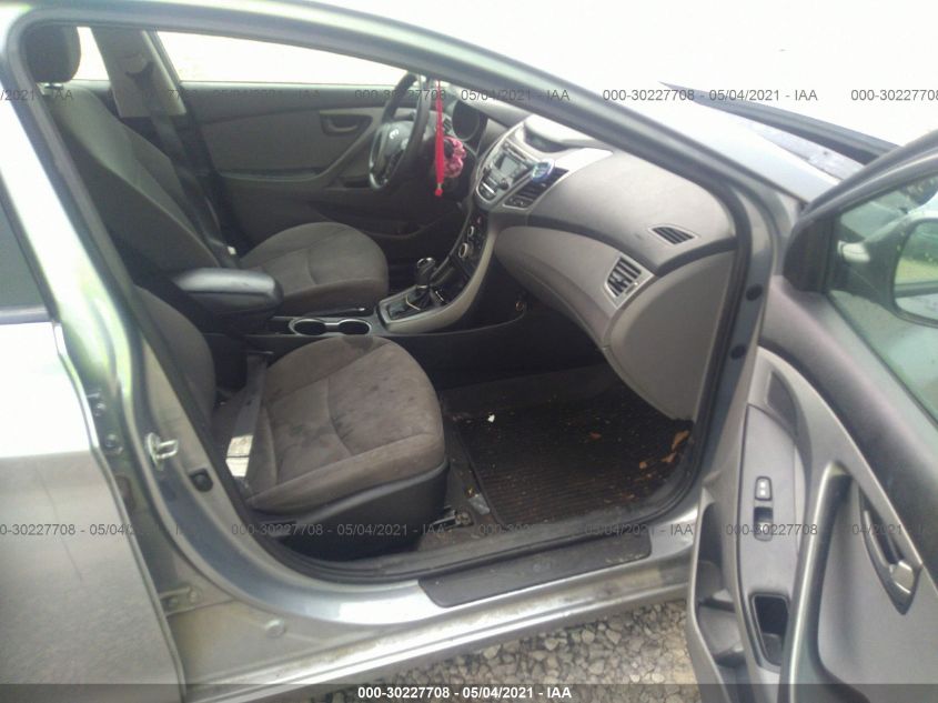 2015 HYUNDAI ELANTRA SE 5NPDH4AE2FH613132