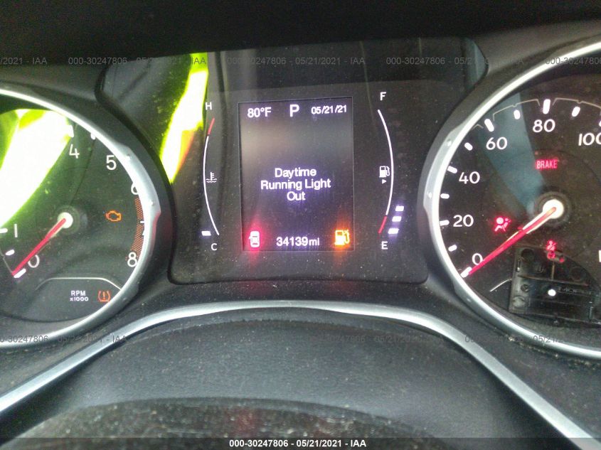 Фото: 3C4NJDAB3JT376223 - 7