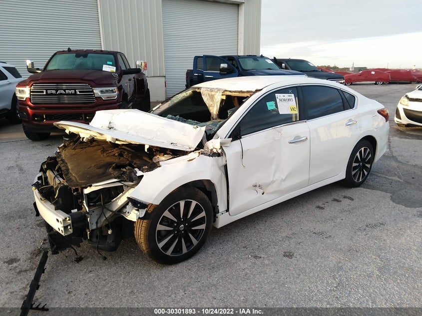 VIN 1N4AL3AP0JC176996 2018 NISSAN ALTIMA 2.5 SV