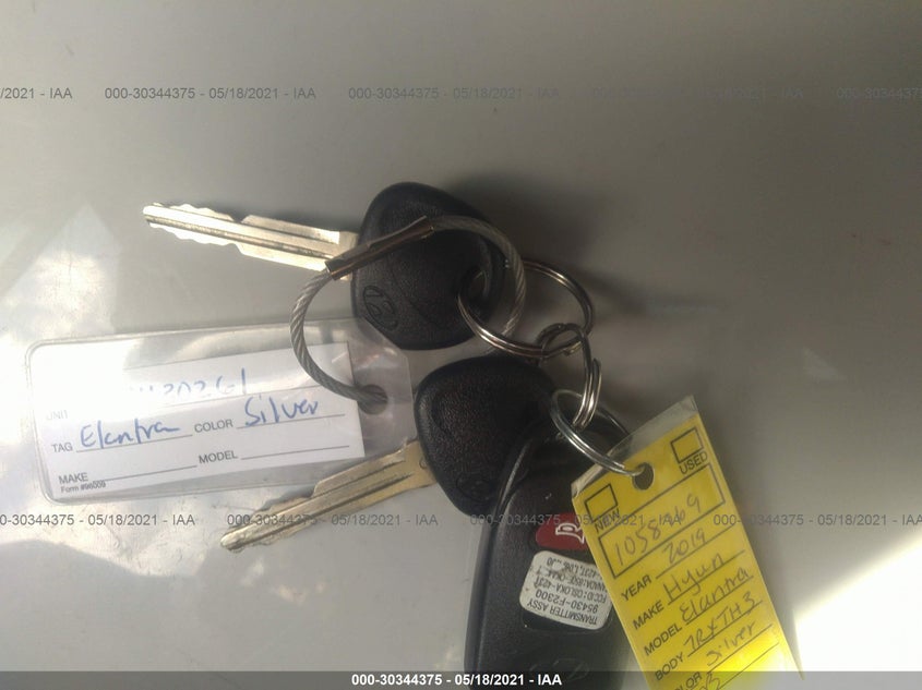 2019 HYUNDAI ELANTRA VIN: 5NPD84LF7KH430261