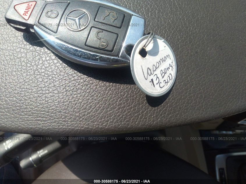 2013 MERCEDES-BENZ C-CLASS C 300 WDDGF8AB1DG126043