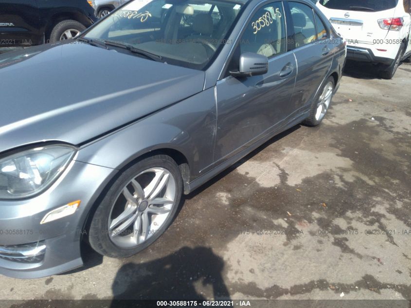 2013 MERCEDES-BENZ C-CLASS C 300 WDDGF8AB1DG126043