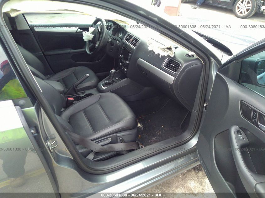 2014 VOLKSWAGEN JETTA SEDAN SE 3VWD17AJXEM214316