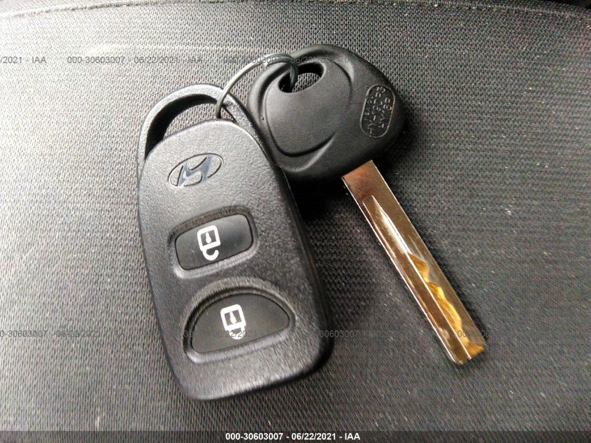 2013 HYUNDAI ACCENT SE KMHCU5AE6DU106391